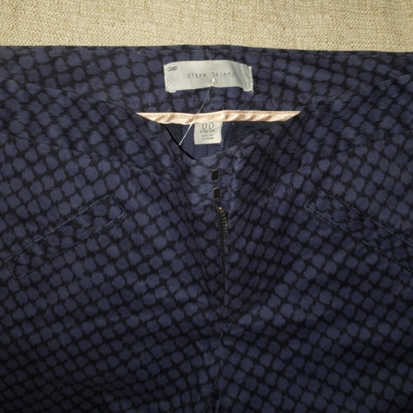 Never worn Size 00 Gap super skinny pants - Picture 2 of 5